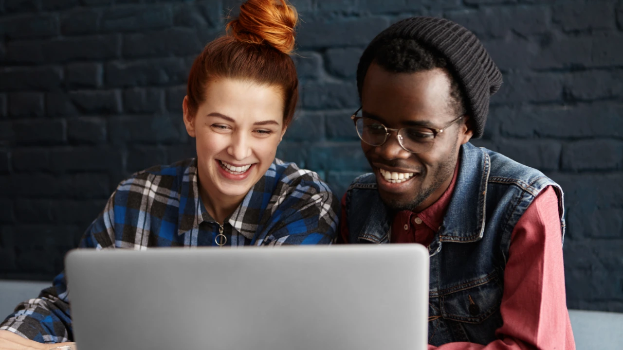 bb-education-students-collaboration2